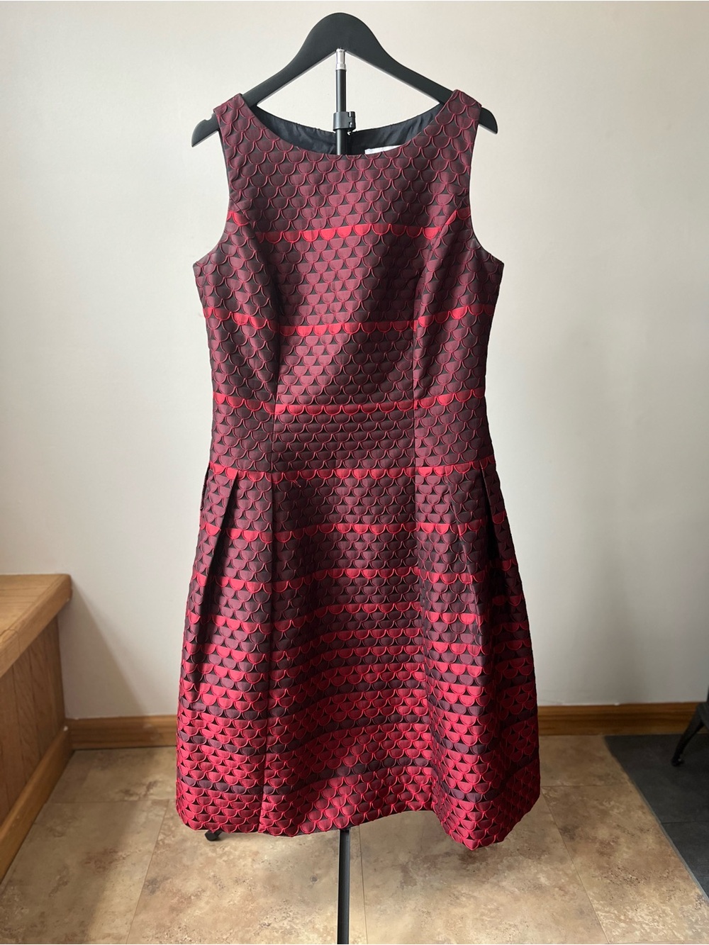Carmen Marc Valvo Red and Black Textured Fit-and-Flare Midi Dress